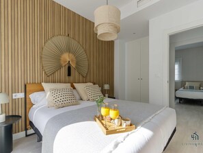 2 bedrooms, iron/ironing board, internet, bed sheets