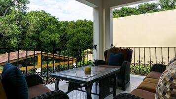Exclusive Villa | Living area
