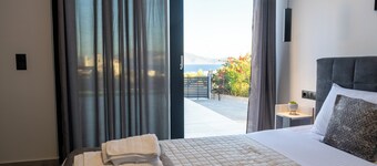 Moderene Villa mit Meerblick Mit Grosser Terasse und Balkon Neubau