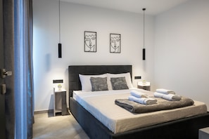 2 bedrooms, iron/ironing board, free WiFi, bed sheets
