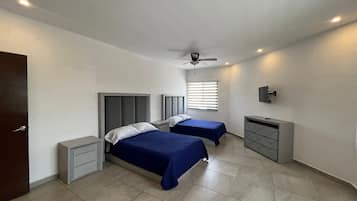 Habitación familiar | Wifi gratis y ropa de cama