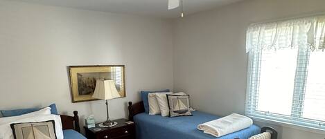 2 slaapkamers, een strijkplank/strijkijzer, wifi, beddengoed