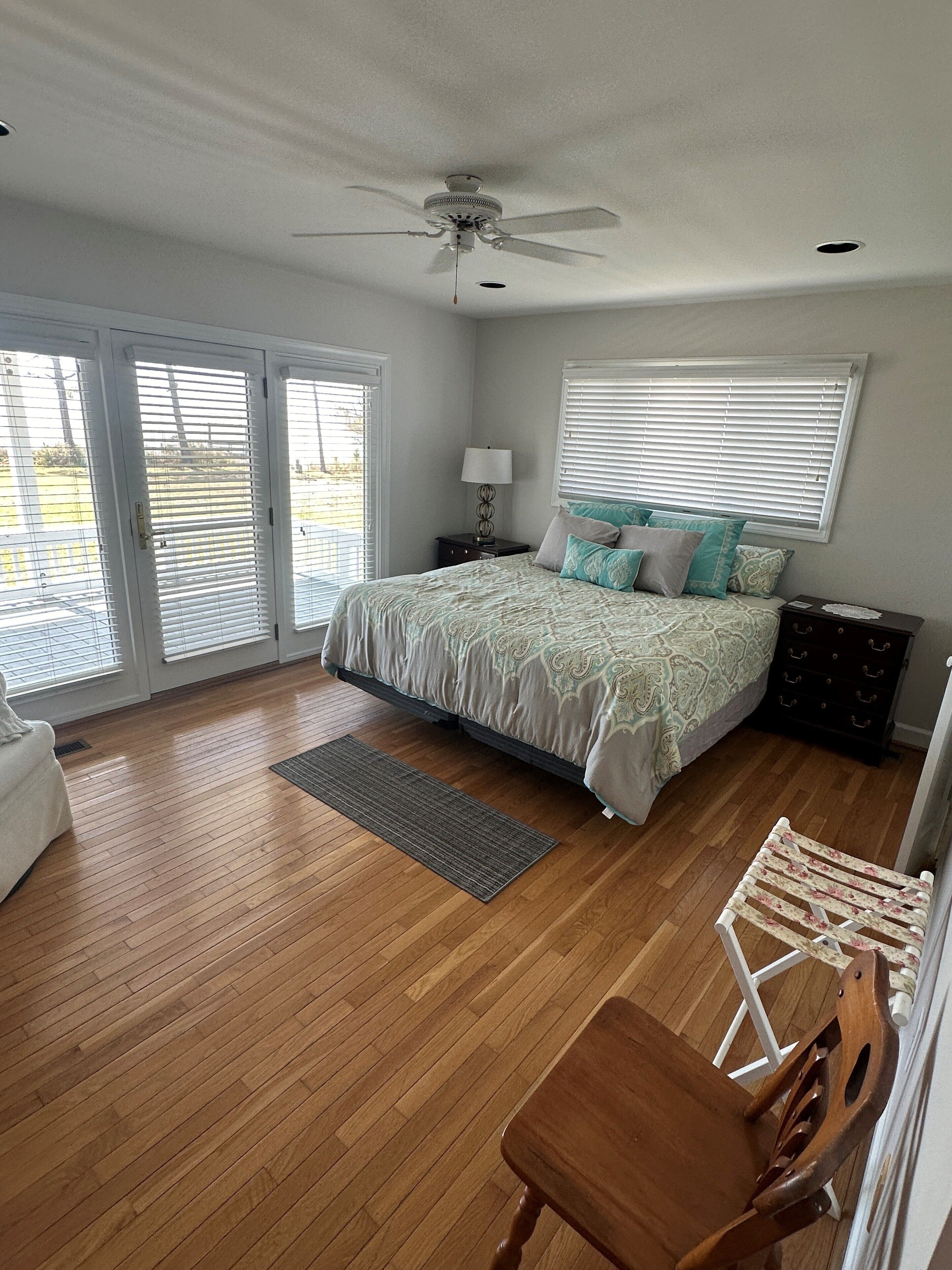 2 chambres, fer et planche à repasser, Wi-Fi, draps fournis