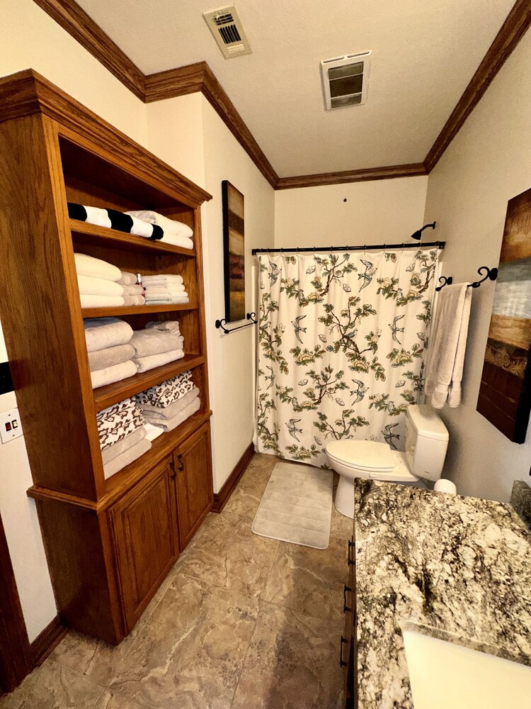 Fishing, Pool, & Lakeside Oasis at the Eagle Bay Lodge on Lake D