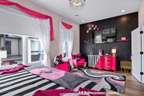 3 bedrooms, iron/ironing board, WiFi, bed sheets - One of a kind Exclusive Barbie Themed Condo in the heart of Chattanooga  (Chattanooga)