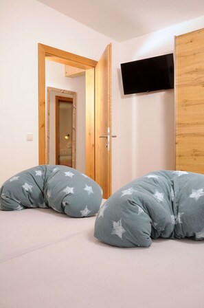 2 Schlafzimmer, Reisekinderbett, kostenloses WLAN