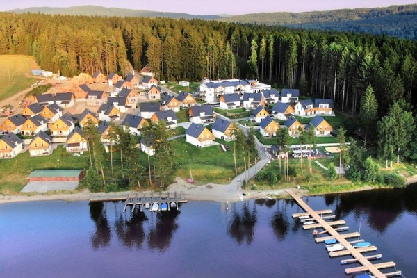 Wasser, Wasservorräte, Pflanze, Eigentum, Gebäude, Natürliche Landschaft, Baum, Azurblau, Natürlichen Umgebung, Himmel
