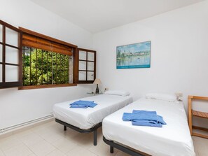 3 bedrooms, travel cot, free WiFi