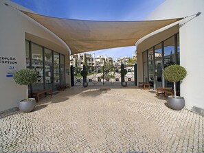 Exterior - Cosy apartment for 6 guests with pool, A/C, WIFI, TV and terrace (Quarteira)