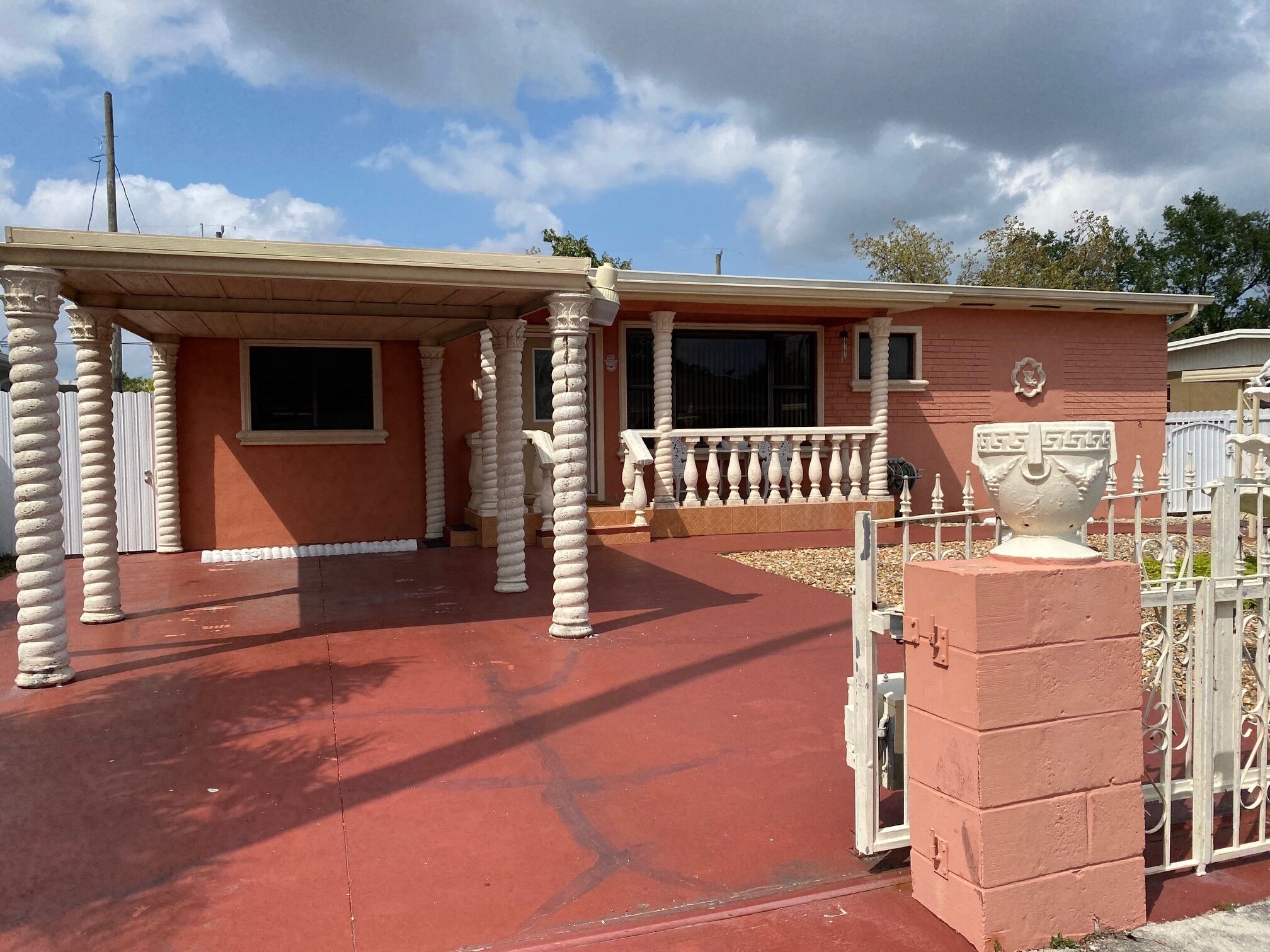 WELCOME TO MIAMI AND REST EASY AT CASA MARIA < 4 Mi to MIA!