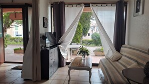 TV, books, stereo