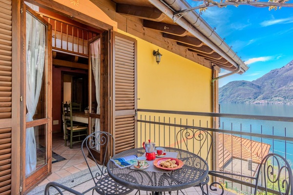 Eigentum, Möbel, Gebäude, Blau, Stuhl, Wolke, Holz, Himmel, Beleuchtung, Interior Design