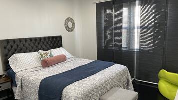 2 bedrooms, iron/ironing board, free WiFi, bed sheets