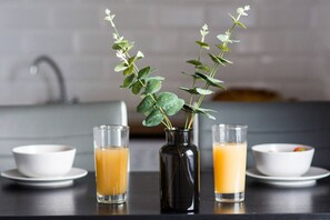 Interior detail - Whitemoor Suite Leamington Spa (Royal Leamington Spa)