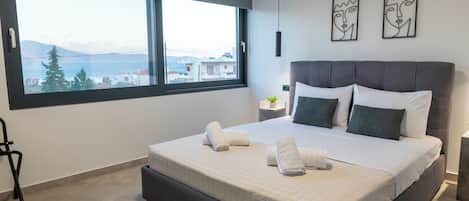 2 bedrooms, travel crib, free WiFi, bed sheets