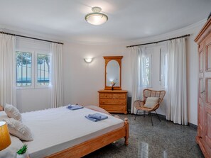 3 室のベッドルーム、旅行用ベビーベッド、WiFi (無料)
