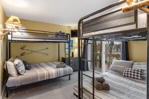 4 Schlafzimmer, Bügeleisen/Bügelbrett, kostenloses WLAN, Bettwäsche
