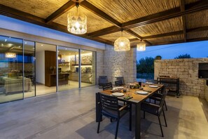 Outdoor dining - Villa Trifilla - Luxury villa with pool (Serrauccelli)
