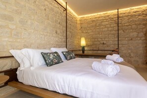 4 soverom, strykejern/-brett, reiseseng for barn og wi-fi (inkludert)