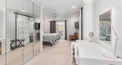 Sunsets on 11th by Avantstay Resort-style Pool + Hot Tub Game Room