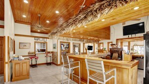 Restaurant - Brigadier's Resort & Restaurant (Andros Town)