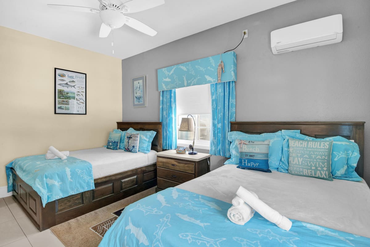 Standard Double Room | Desk, laptop workspace, iron/ironing board, WiFi (free)