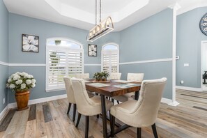 Dining - For your family, perfect location and amenities that leave nothing to be desired (Cape Coral)