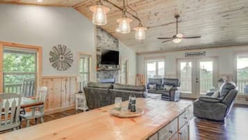 TV connectée, cheminée