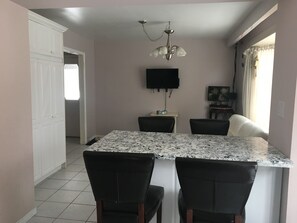 Dining - Clean and Quite (Toronto)