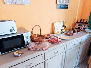 Free daily continental breakfast - B&B Quinta da Romãzeira (Silves)