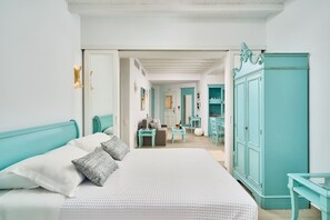 3 bedrooms, in-room safe, iron/ironing board, free WiFi