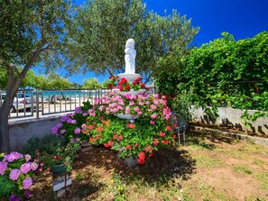 Property grounds - Apartments Olga - one bedroom apartment A1 (Tribunj)