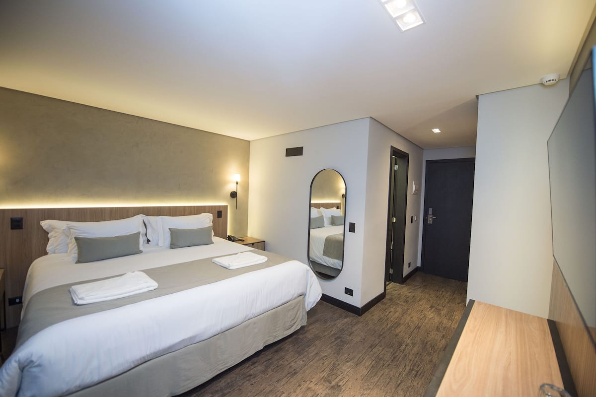 Premium Room | Premium bedding, pillow-top beds, minibar, in-room safe
