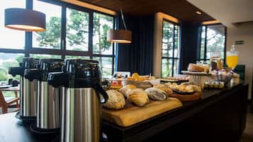 Desayuno bufé gratuito y diario