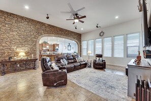 TV, DVD player, books, stereo - Poolside Relaxation: Queen Creek Oasis w/ Fire Pit (Queen Creek)