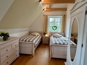 3 bedrooms, iron/ironing board, free WiFi