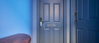 Gains Law @ Arlington House Hotel: Boutique Self Check-In Ensuite Room in Wooler