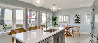 Bayfront Maryland Retreat w/ Deck, Near Beaches!