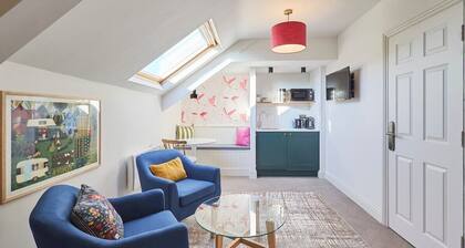 Hedgehope @ Arlington House Hotel: Boutique Self Check-In Ensuite Room in Wooler