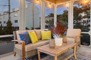 Terrace/patio - Updated home w/ private beach- sleeps 12 (Bethany Beach)