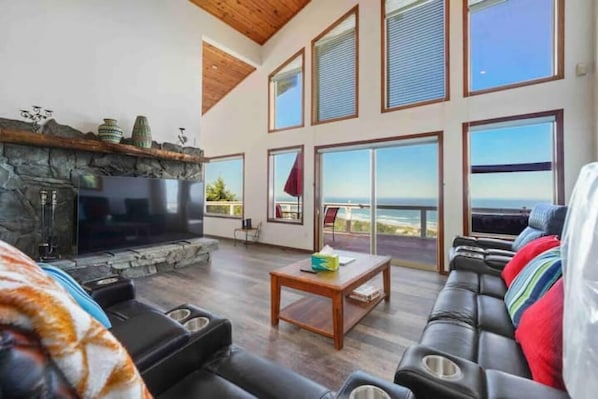 Smart TV, fireplace, ping pong - Amazing Beach Getaway (Rockaway Beach)