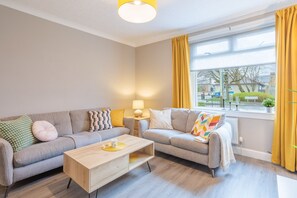 Smart TV - Stylish Two Bedroom Apartment in Perth, Heart of Scotland! (Perth)