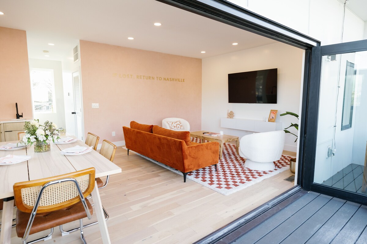 Stylish and fun home with rooftop patios, steps to downtown!