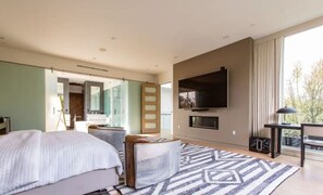 4 chambres, fer et planche à repasser, lit de bébé portatif, Wi-Fi