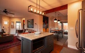 Interior - Luxury Home, Hot Tub, Child/Pet-Friendly, Cool Art (Colorado Springs)