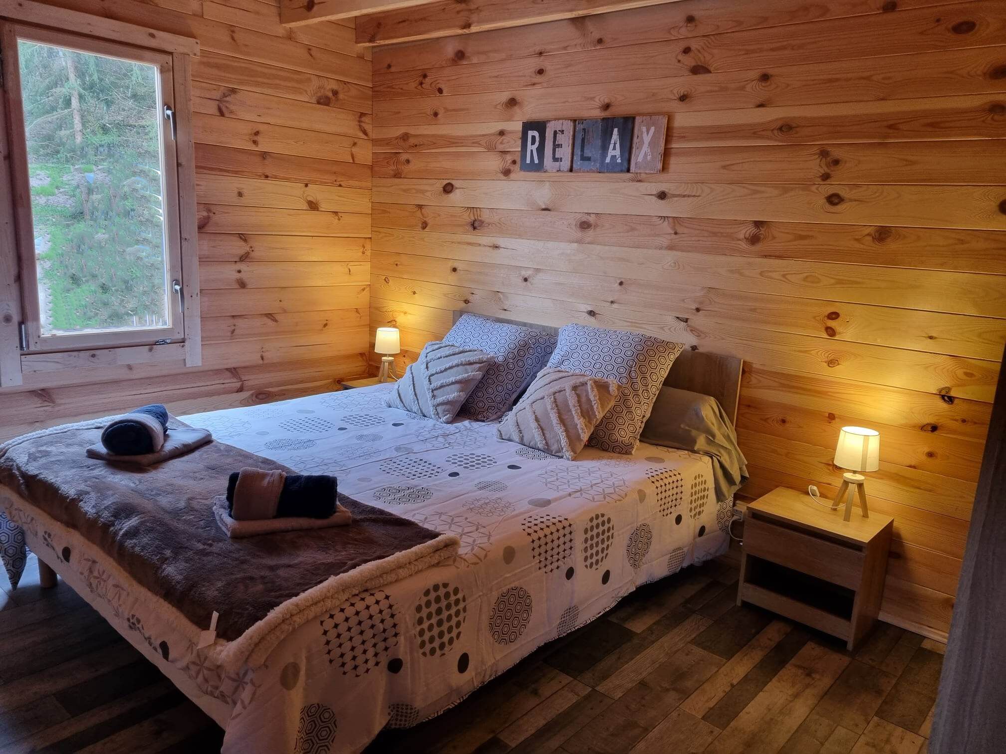 2 slaapkamers, een strijkplank/strijkijzer, wifi, beddengoed