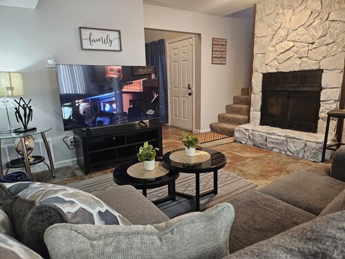 Chisholm Midterm Townhouse.......
Adults  Only