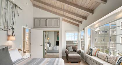 New Remodeled 3 Br & 3 Bath Beach House Steps from the Beach and Ocean!