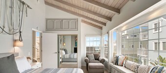New Remodeled 3 Br & 3 Bath Beach House Steps from the Beach and Ocean!