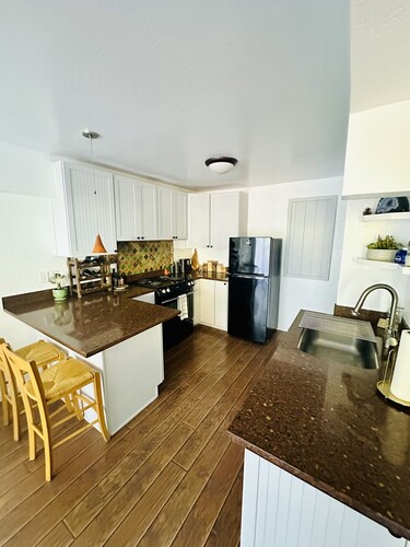 Charming Retreat: Fully Equipped 1-BR Guest Suite in San Rafael